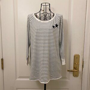 Gap Women Gray and White Stripe 3/4 Sleeves T-Shirt 100% Pima Cotton Size Medium